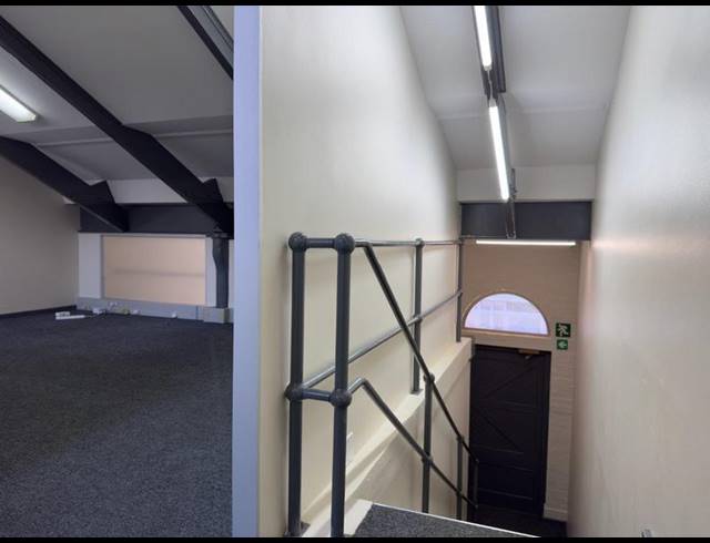 BUSINESS PROPERTY TO RENT IN MOWBRAY